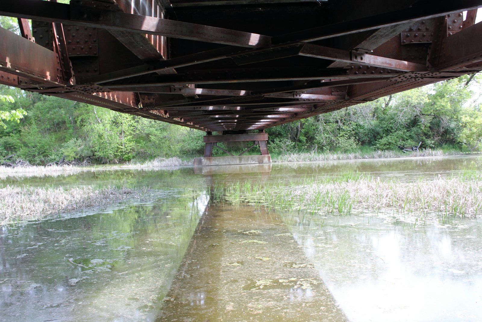 Under truss span